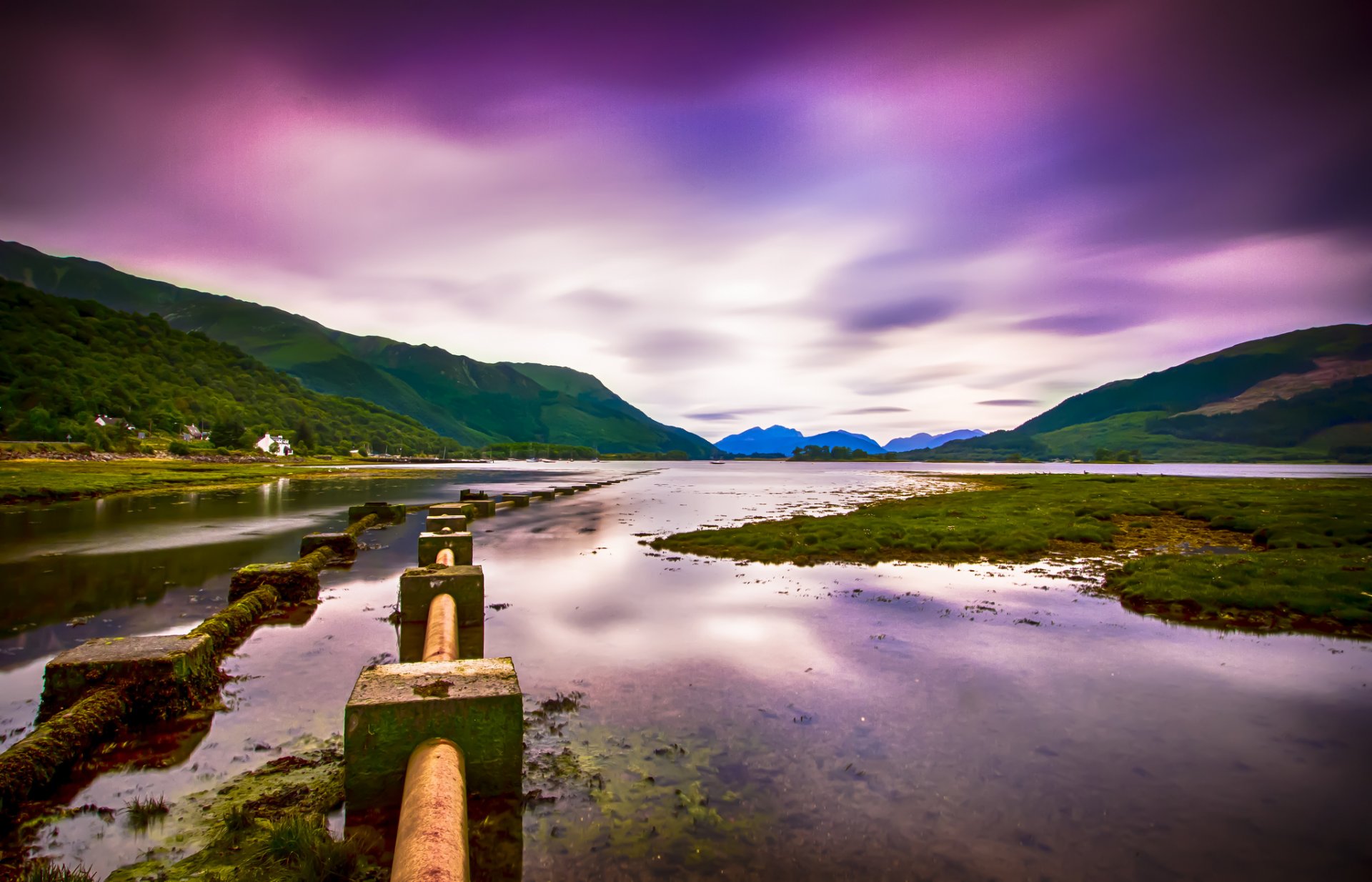 großbritannien schottland tal hügel wälder fluss lila himmel