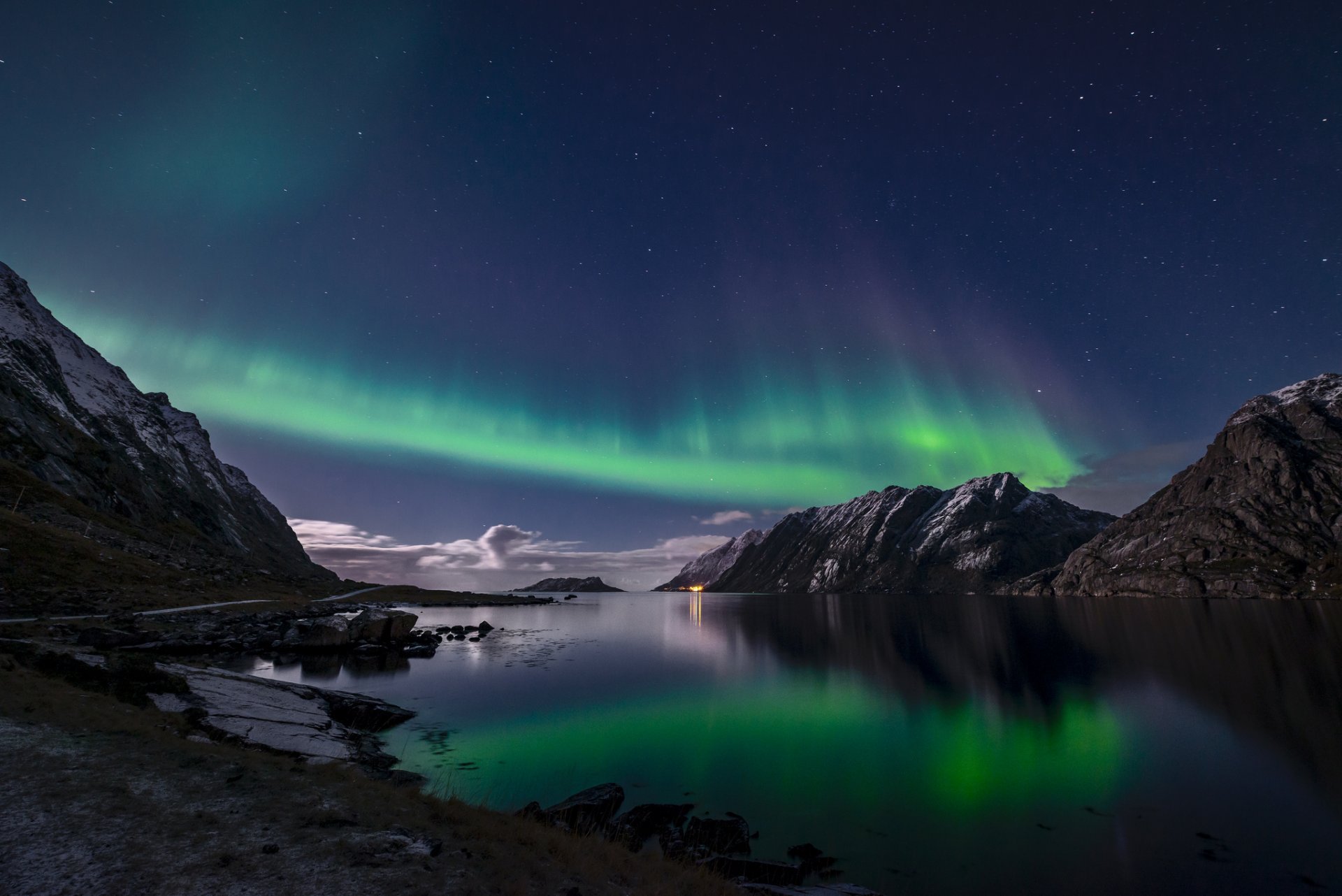norvegia lofoten notte aurora boreale