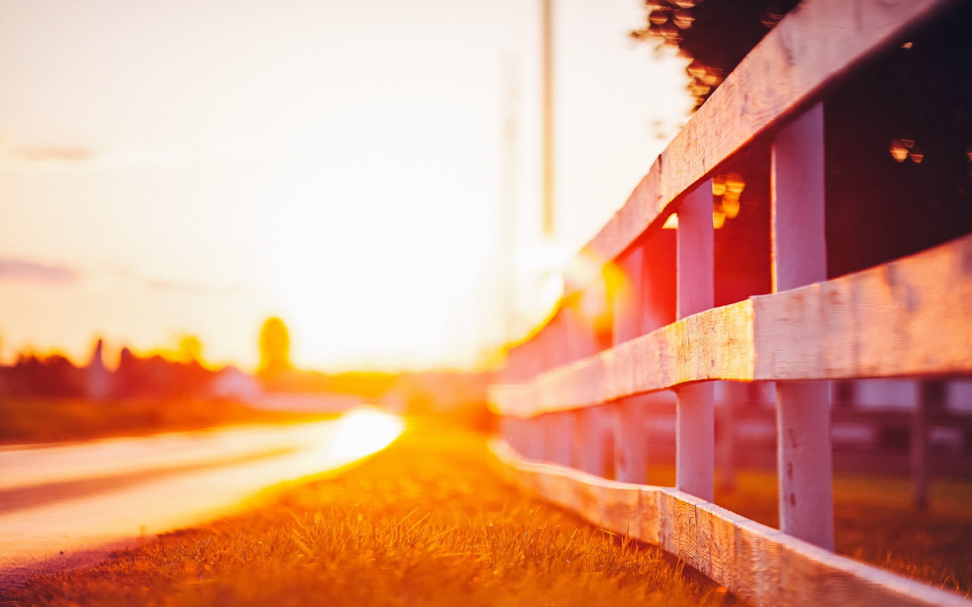 recinzione strada luce