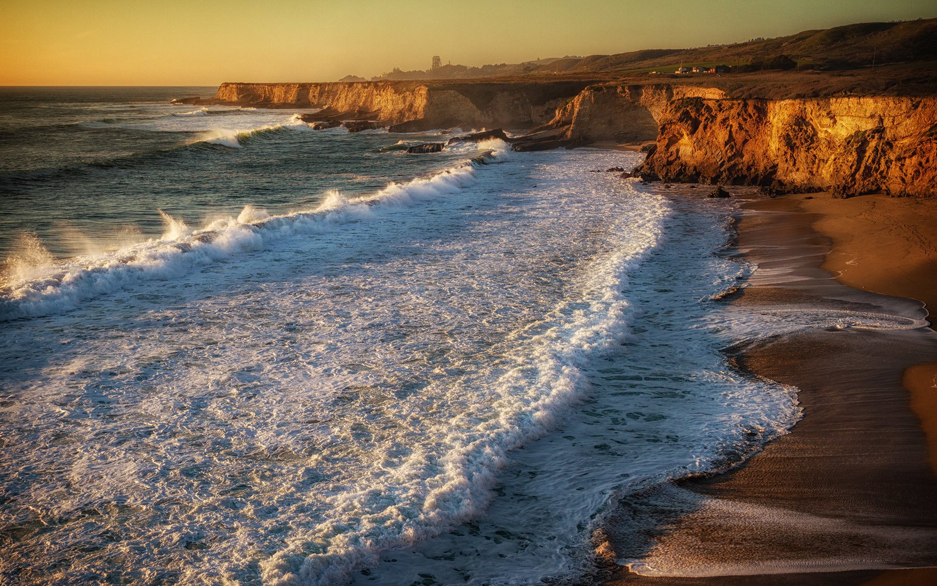 meer strand wellen schaum