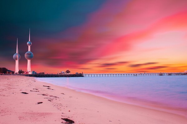 Immagine della Torre del Kuwait Al Tramonto