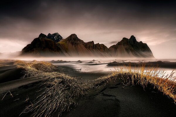 Niebla orgullosa Islandia