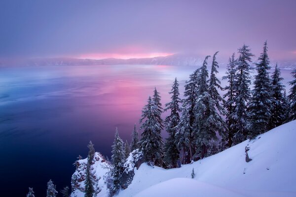 Lago de invierno de Oregon